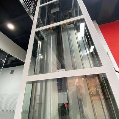 Elevador Residencial Compacto com Acionamento por Parafuso | 500–5000 kg, 15 m, Até 10 Paradas