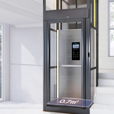 Elevadores acessíveis com portas automáticas e até 5 paragens