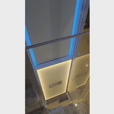 Elevador doméstico de luxo com controlo remoto. Segurança e estilo premium.