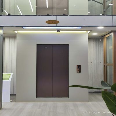 Elevador de casa panorâmico sem buracos.